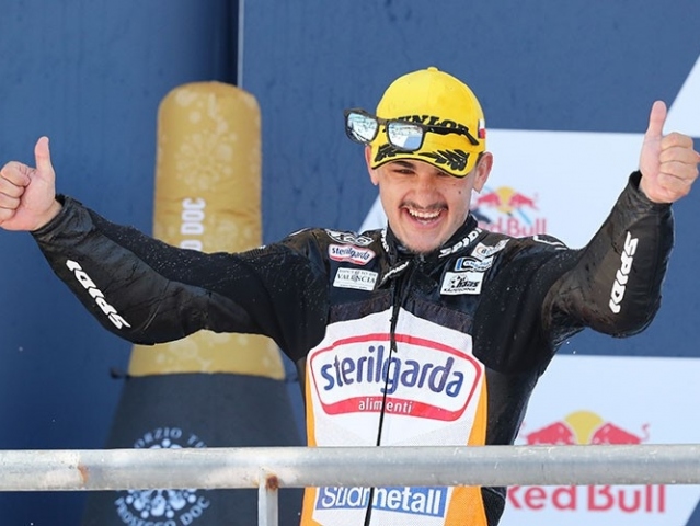 Hlavní obrázek k článku: Moto3 kořistí Caneta, 20. Salač, Kornfeil crash