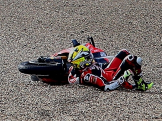 Hlavní obrázek k článku: Na mokru nejrychlejším Vd Mark, Bautista crash