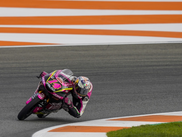 Hlavní obrázek k článku: V Moto3 na čele po pátku Tony Arbolino