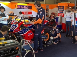 Test MotoGP v Jerezu: Marquez na Bradlově stroji 