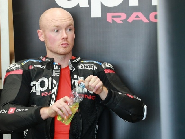 Hlavní obrázek k článku: Bradley Smith s wild card v Kataru
