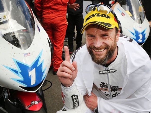 Hlavní obrázek k článku: Bruce Anstey má bohužel rakovinu