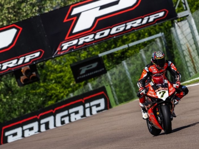 Hlavní obrázek k článku: Pole Position si v Imole vyjel Chaz Davies