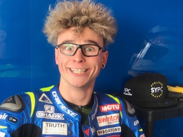 Hlavní obrázek k článku: Pole-Position pro Bradleye Raye, 15. Smrž