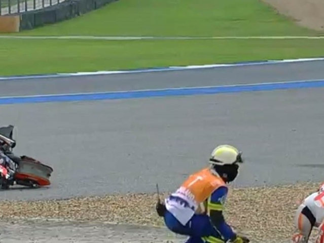 Hlavní obrázek k článku: V MotoGP Viňales, Marquez crash