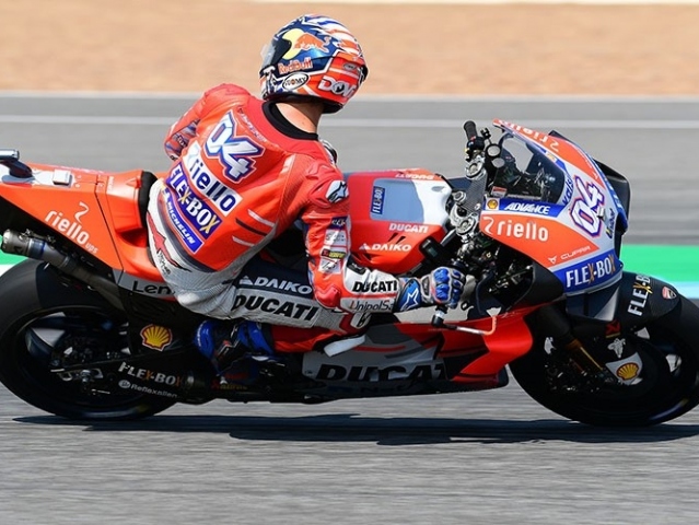 Hlavní obrázek k článku: První Dovi, 11. Marquez - crash, Lorenzo out