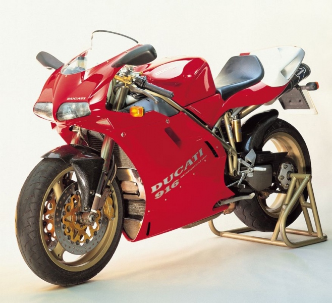 Tip na víkend: LEGENDY v italském stylu s unikátními motocykly - 5 - 2 ducati-paso-750-1