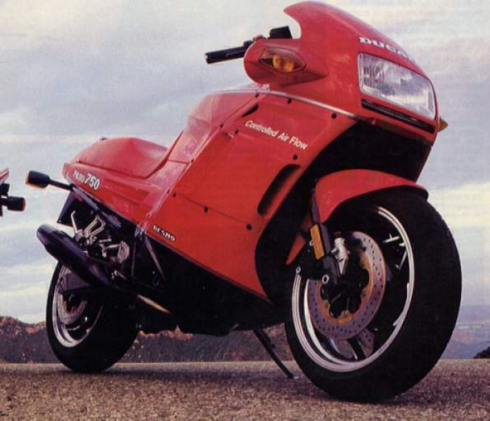 Tip na víkend: LEGENDY v italském stylu s unikátními motocykly - 7 - 2 ducati-paso-750-3