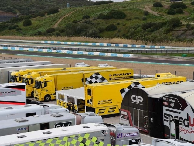 Hlavní obrázek k článku: Dunlop: 2.500 pneumatik pro test, 20.000 pro jednu sezónu GP