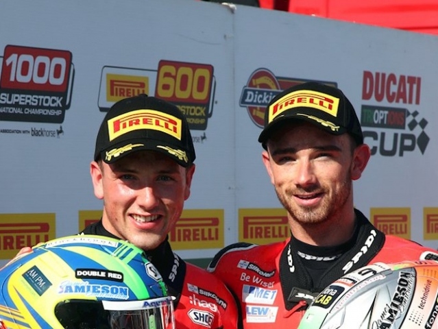 Hlavní obrázek k článku: BSB-Thruxton: V kvalifikaci dominovali bratři Irwinové