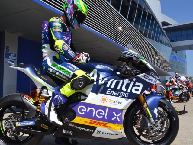 Hlavní obrázek k článku: V MotoE na čele Granado, 18. Kornfeil
