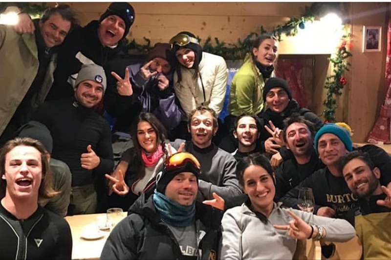 Rossi a spol. byli na lyžařské dovolené - 0 - rossi a kamaradi
