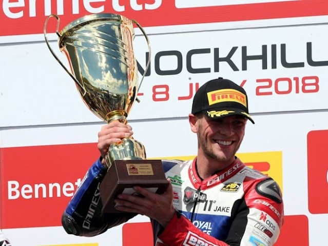 Hlavní obrázek k článku: BSB Knockhill ve znamení Jake Dixona