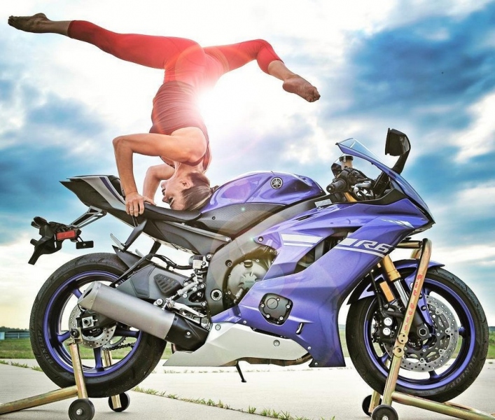 Jóga na motocyklech: novinka na sociálních sítích - 3 - 1 joga na motocyklu4