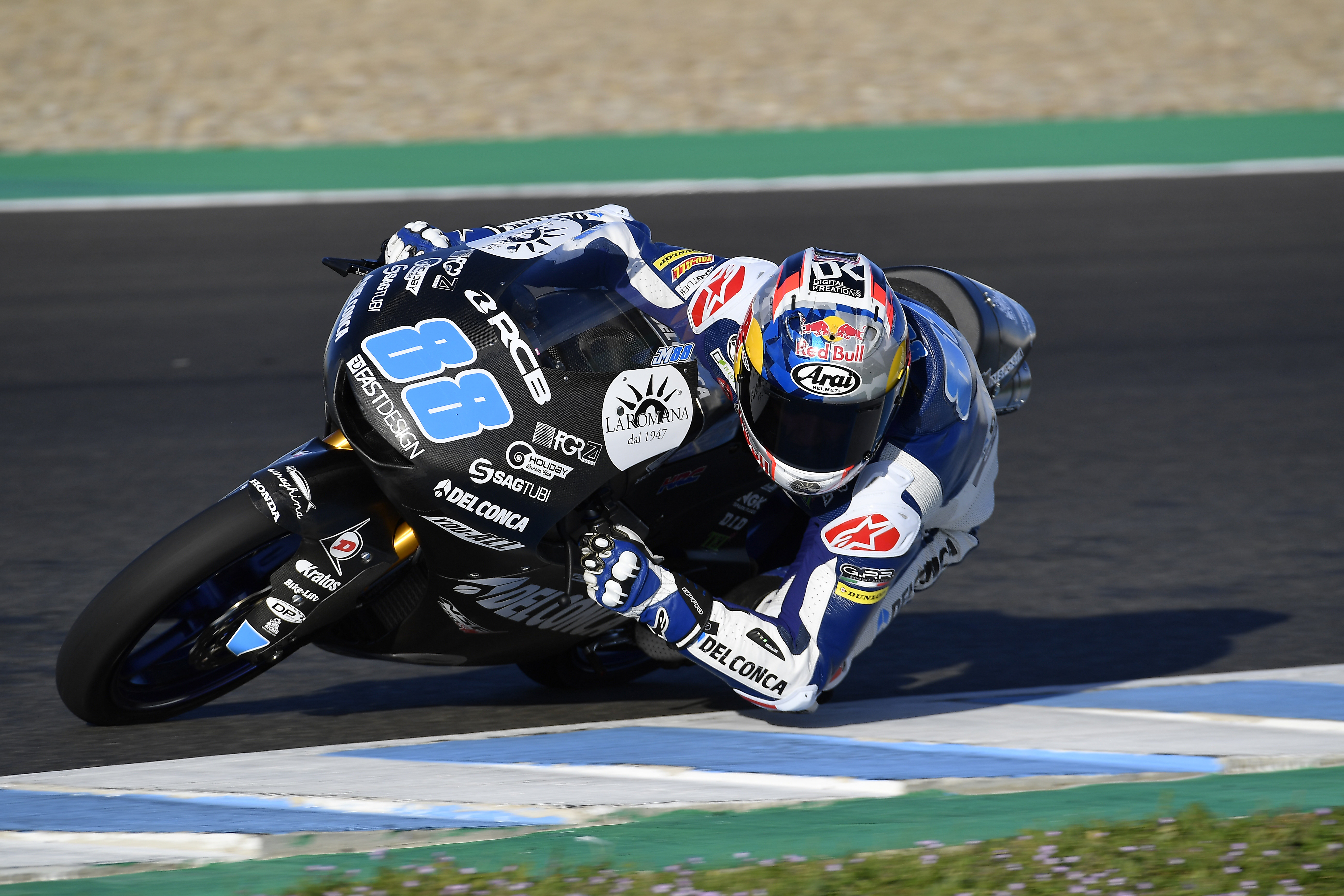 Hlavní obrázek k článku: Jorge Martin kraloval v Jerezu Moto3, 22. Kornfeil