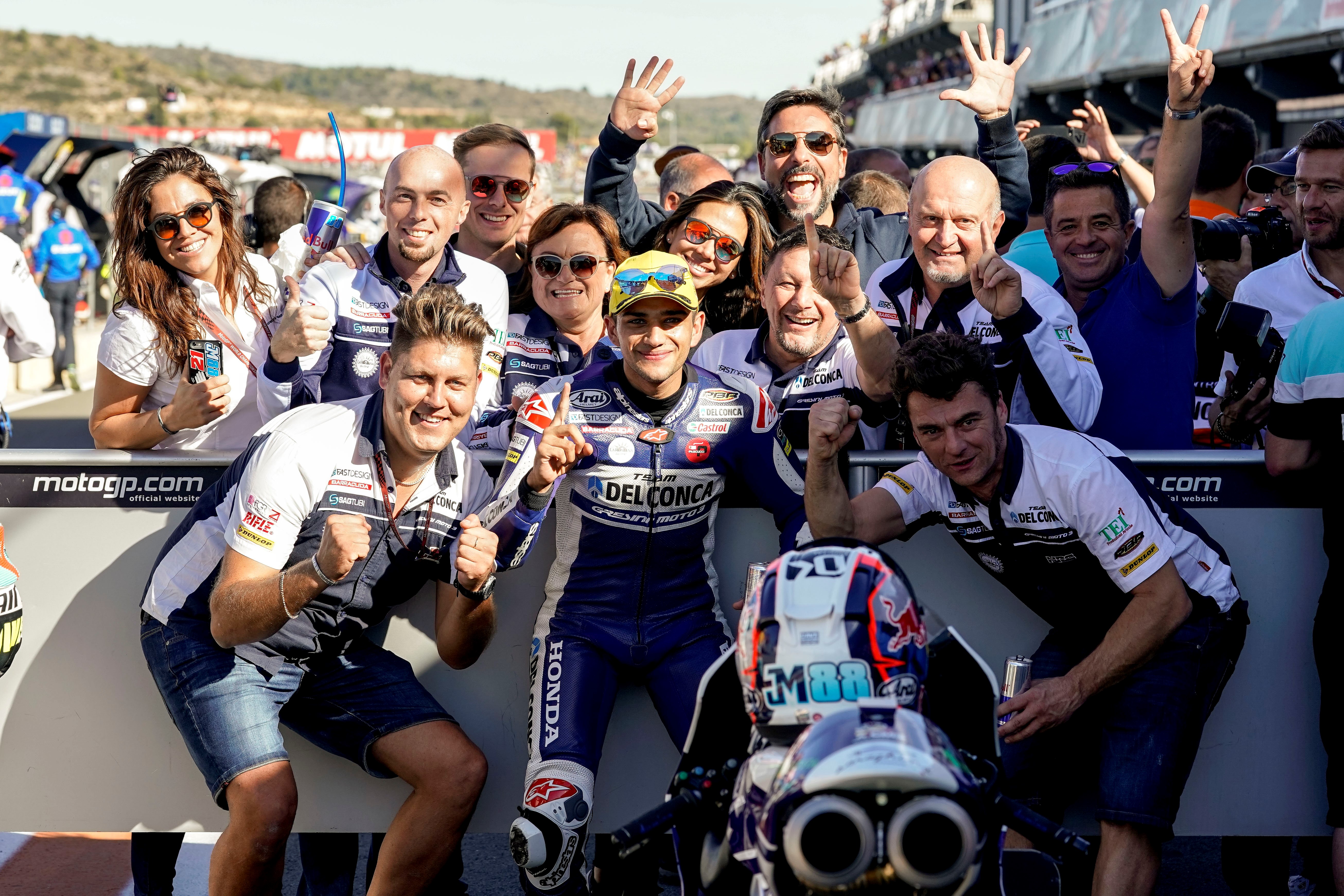 Hlavní obrázek k článku: Poslední Pole-Position v Moto3 letos pro Jorge Martina, 25. Kornfeil