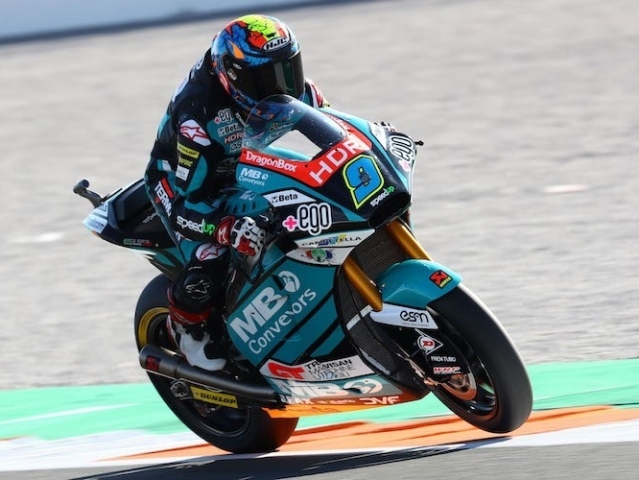 Hlavní obrázek k článku: Pole Position pro poslední závod patří Jorge Navarrovi