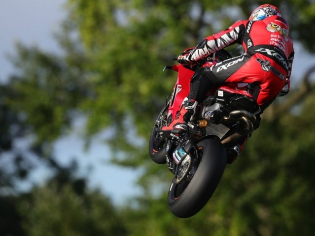 Hlavní obrázek k článku: Sobota v Cadwell Parku