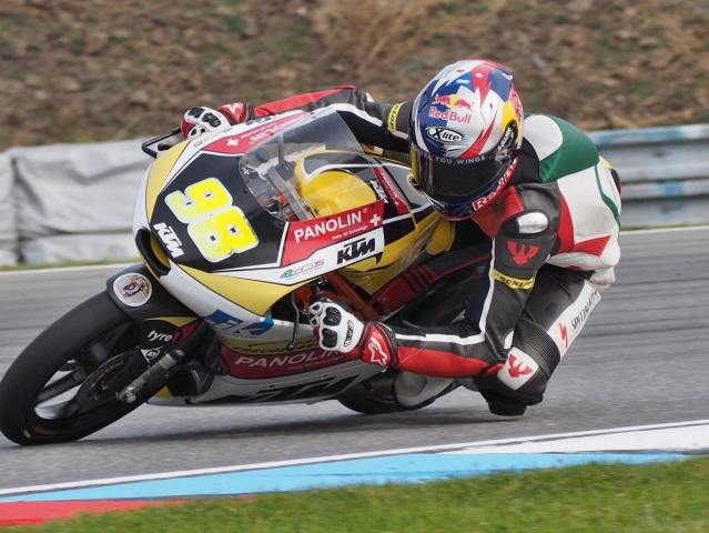 Hlavní obrázek k článku: Jak se dá získat a kolik stojí wild card v Moto3