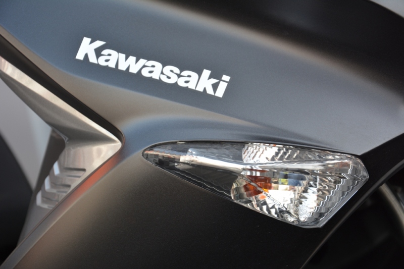 Test Kawasaki J125: malý velký skútr - 6 - 1 kawasaki J125 test07