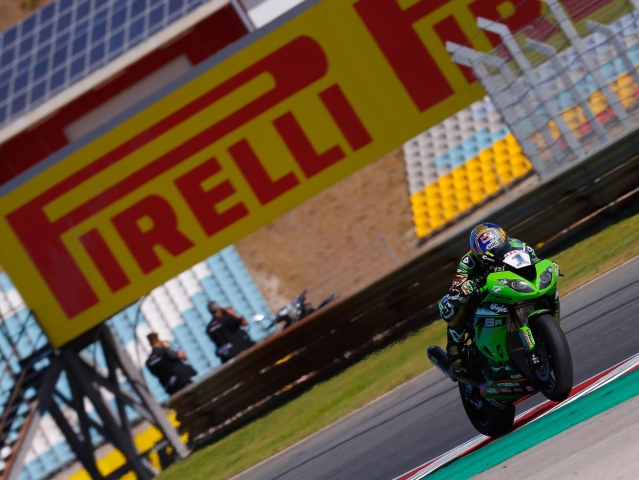 Hlavní obrázek k článku: Pole-position si vyjel také Kenan Sofuoglu