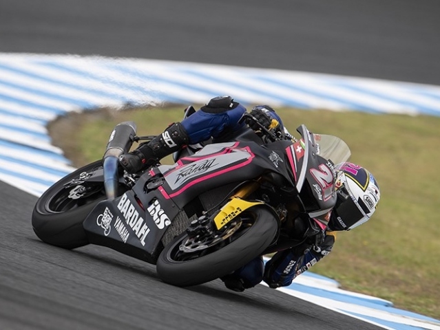 Hlavní obrázek k článku: Mezi jezdci s motocykly supersport nejrychlejším Krummi
