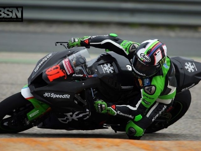Hlavní obrázek k článku: Testy BSB Donington: 1. Haslam, 12. Smrž
