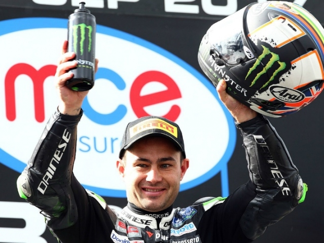 Hlavní obrázek k článku: Leon Haslam zůstává i na rok 2018 v BSB