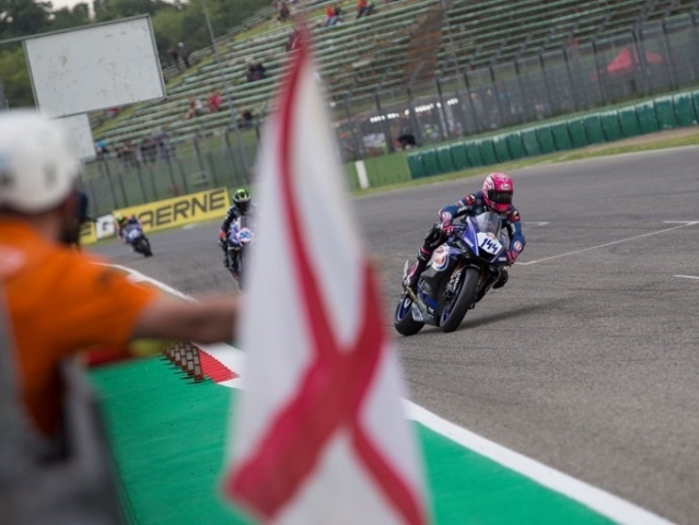 Hlavní obrázek k článku: Pole Position si v Imole vyjel úřadující mistr světa Mahias