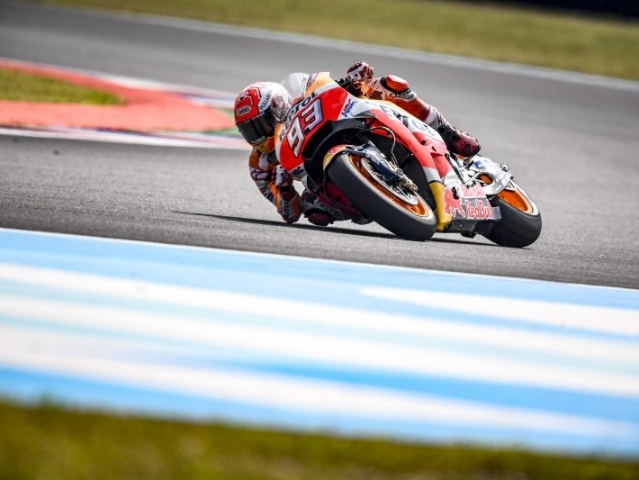 Hlavní obrázek k článku: Pátku v Argentině vévodili Marc Marquez a Crutchlow, 19. Abraham