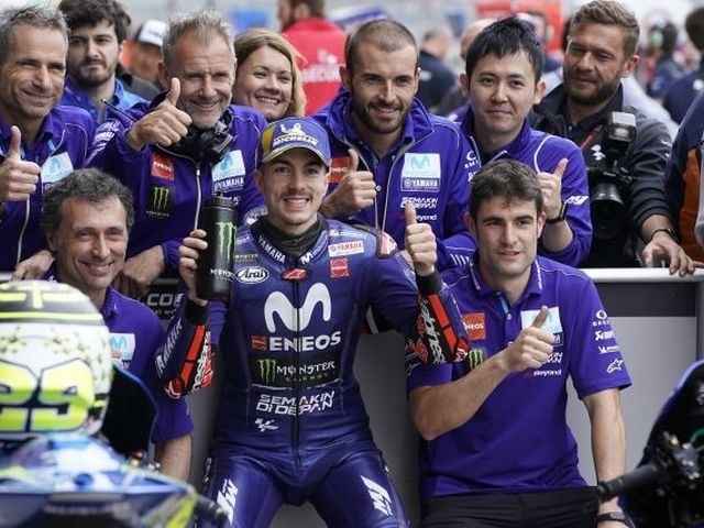 Hlavní obrázek k článku: Pole Position získal rozhodnutím u zeleného stolu Vinales!