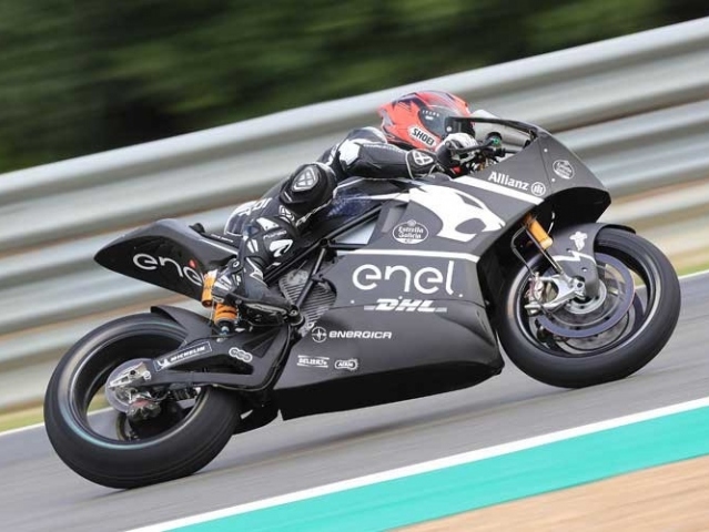 Hlavní obrázek k článku: Jerez test MotoE: Na mokru Mike di Meglio