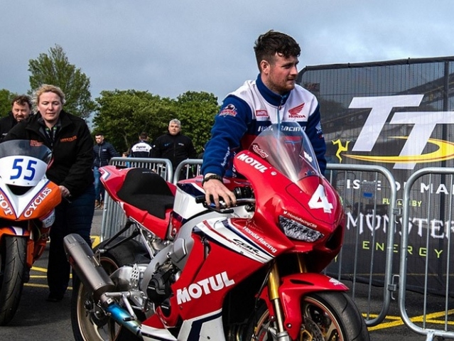 Hlavní obrázek k článku: Ani dnes se na Tourist Trophy nejezdilo