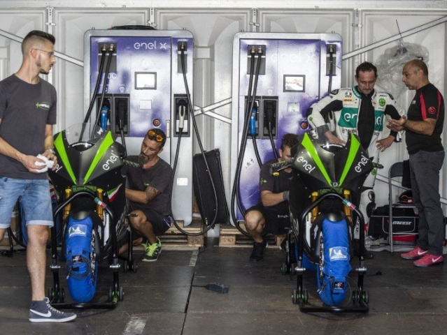 Hlavní obrázek k článku: Po Jerezu zrušen i závod v Le Mans