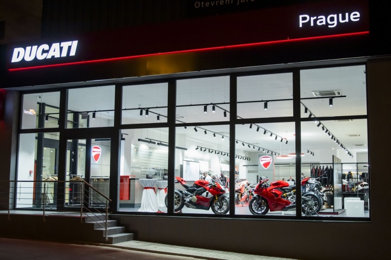 Ducati Prague se přestěhovalo do nových a větších prostor - 8 - 1 nova prodejna Ducati Praha otevreni (10)