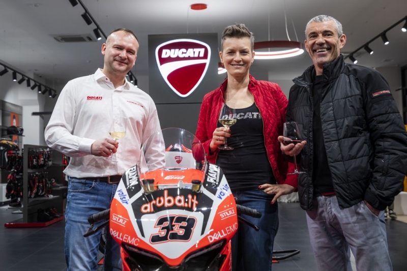 Ducati Prague se přestěhovalo do nových a větších prostor - 25 - 1 nova prodejna Ducati Praha otevreni (7)