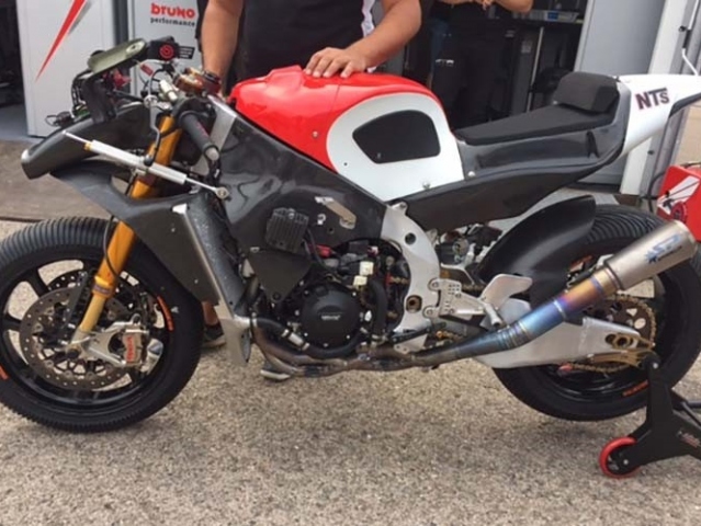 Hlavní obrázek k článku: RW Racing s NTS a se dvěma jezdci