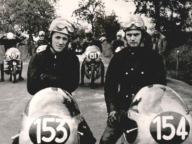 Hlavní obrázek k článku: Kamarádi Gary Hocking a Tom Phillis