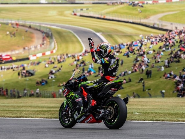 Hlavní obrázek k článku: WorldSBK: Reův vítězný domácí hattrick
