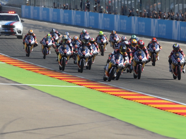 Hlavní obrázek k článku: V Almerii se jede kvalifikace o Red Bull Rookies Cup 2018