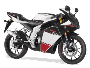 Rieju RS3 50: španělská okázalost