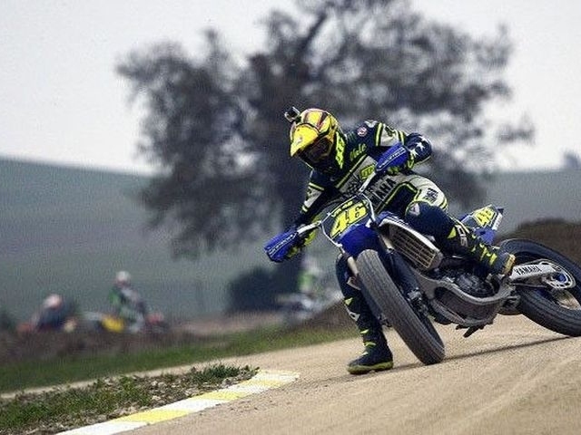 Hlavní obrázek k článku: Valentino Rossi: Závod na 100 km odřeknut kvůli počasí