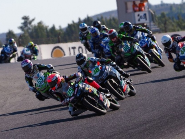 Hlavní obrázek k článku: Malé supersporty vyhrál Deroue, 13. König
