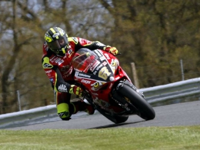 Hlavní obrázek k článku: BSB-Oulton Park: Na čele Shane Byrne