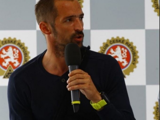 Hlavní obrázek k článku: Kuba Smrž nejen o angažování Karla Haniky