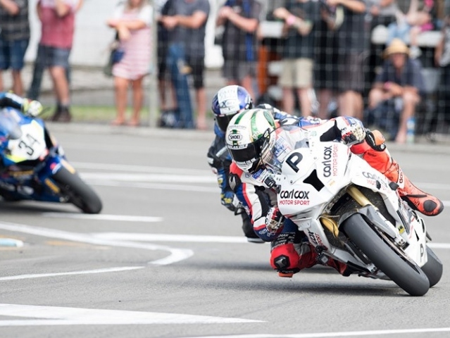 Hlavní obrázek k článku: Skončil seriál Suzuki Tri Series