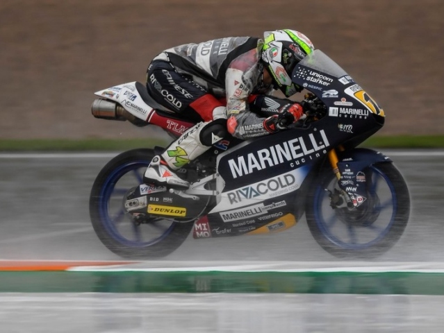 Hlavní obrázek k článku: Pole Position v Moto3 si vyjel Arbolino, 8. Kornfeil