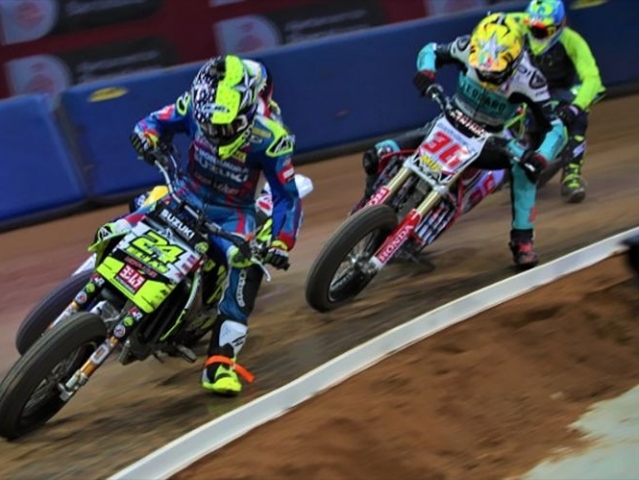 Hlavní obrázek k článku: Favoritem Superprestigia v Barceloně je Toni Elias