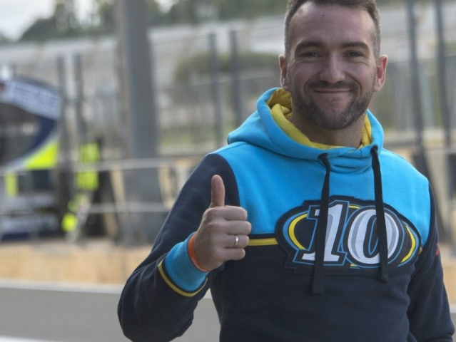 Hlavní obrázek k článku: Xavi Simeon je doslova na roztrhání