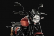 1 04 Moto Guzzi V9 Bobber Sport